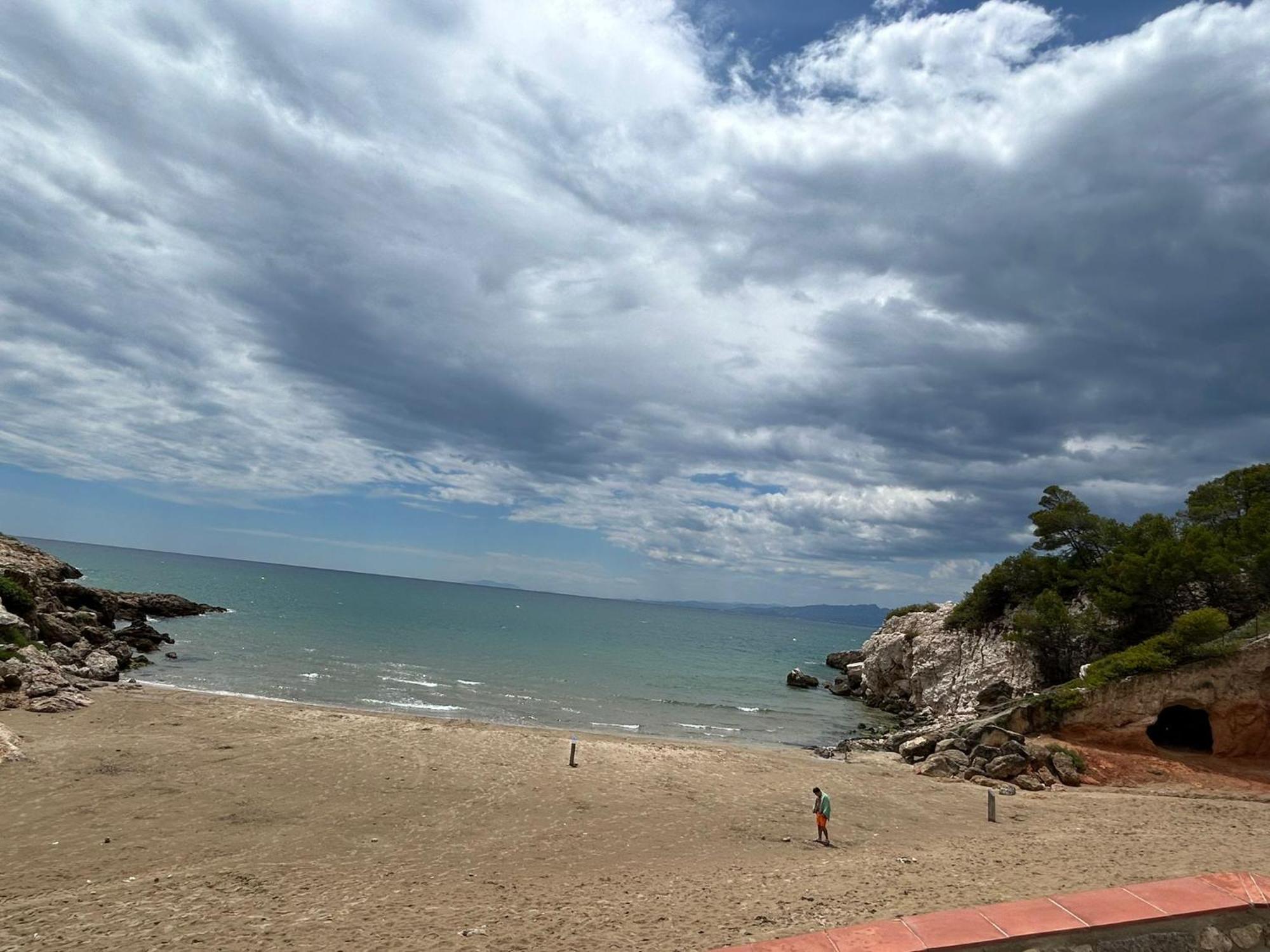 Apartamentos Cala Crancs 살루 외부 사진