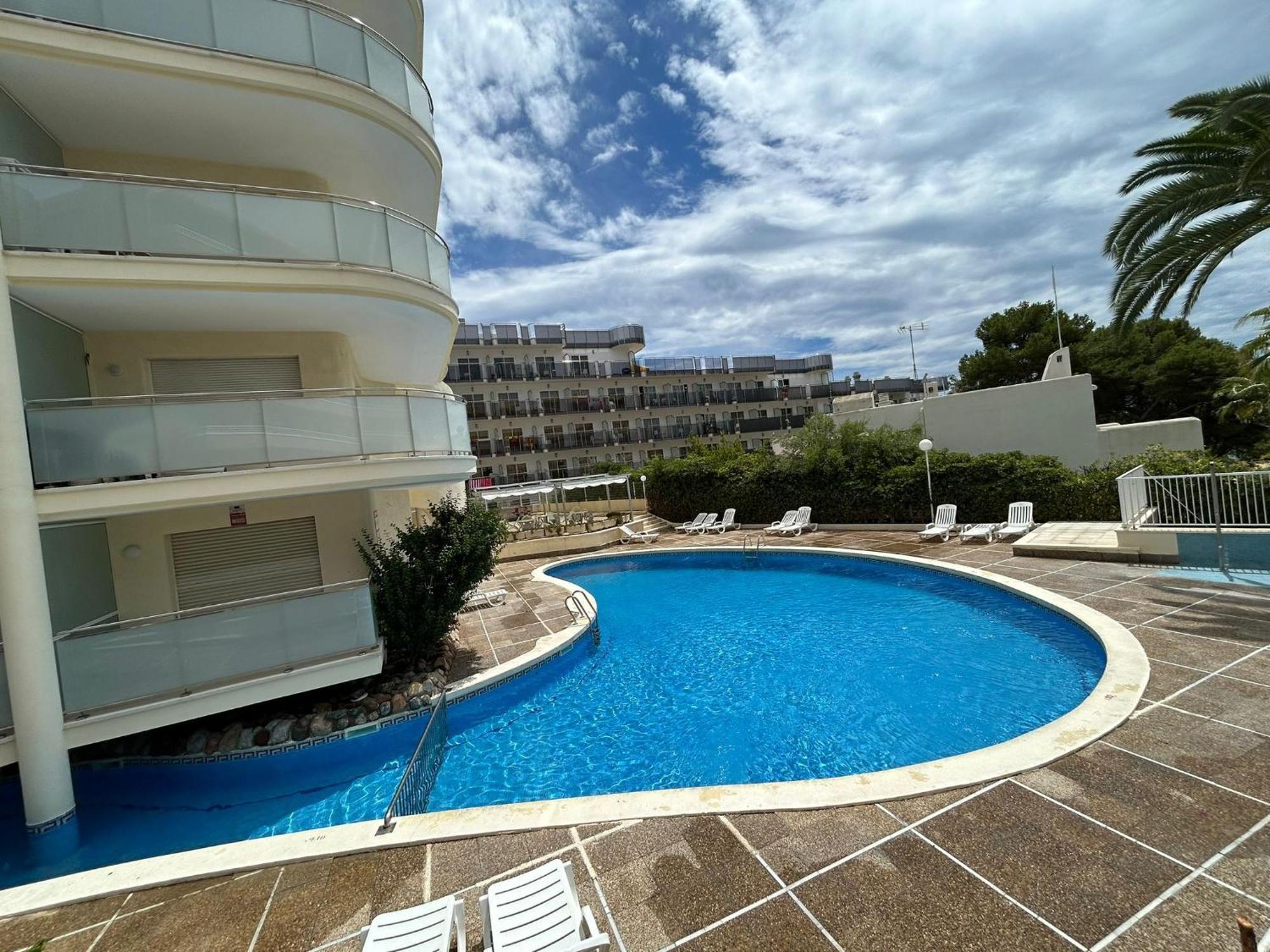 Apartamentos Cala Crancs 살루 외부 사진